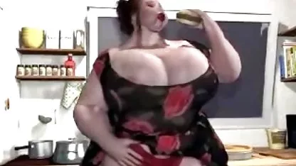 Busty Busty بازی می کند با سکس حشری عربی جوانان بزرگ خود را در خدمات